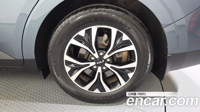 Kia Canival 2023 — photo 7