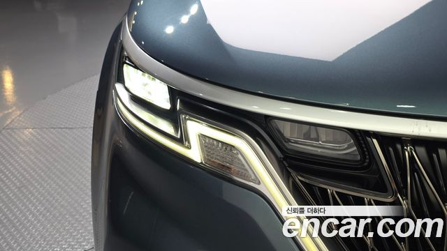 Kia Canival 2023 — photo 8