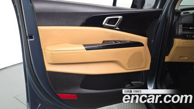 Kia Canival 2023 — photo 14