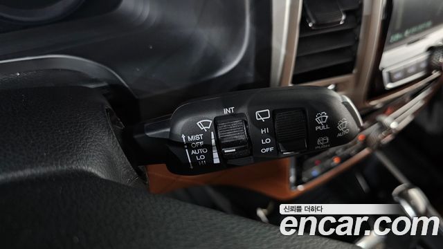 KG Mobility Rexton 2018 — photo 28