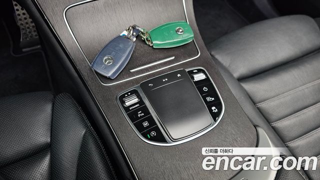 Mercedes-Benz GLC-Class 2022 — photo 27