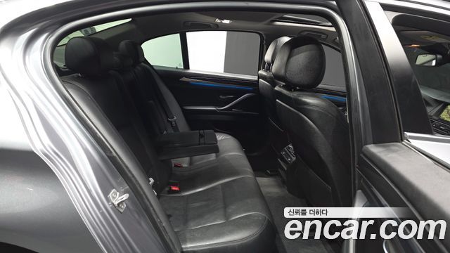BMW 5-Series 2015 — photo 12