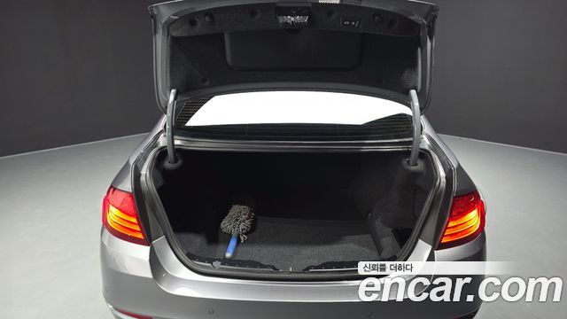 BMW 5-Series 2015 — photo 20