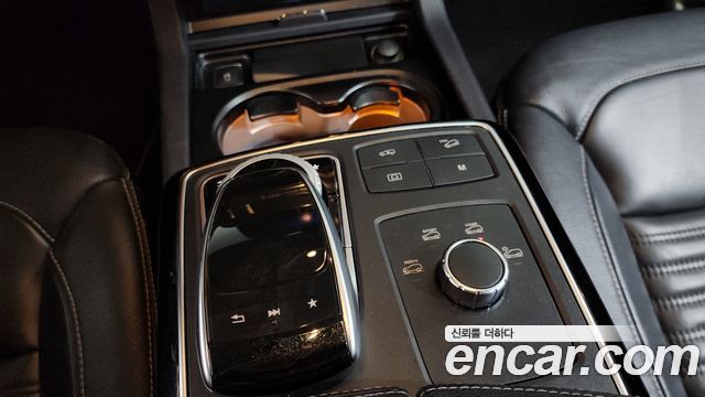Mercedes-Benz GLE-Class 2017 — photo 9
