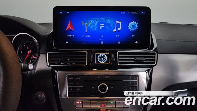 Mercedes-Benz GLE-Class 2017 — photo 13