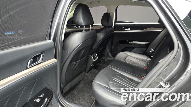Kia K5 2022 — photo 17