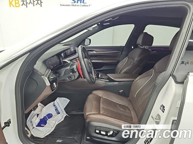 BMW Gran Turismo 2021 — photo 11
