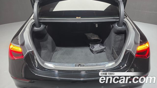 Mercedes-Benz S-Class 2022 — photo 23