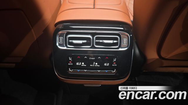 Mercedes-Benz S-Class 2022 — photo 34