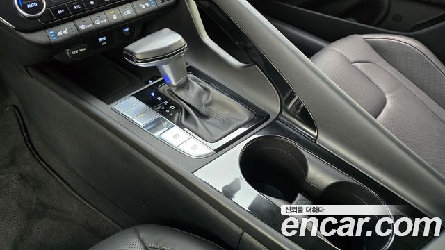 Hyundai AVANTE 2025 — photo 12