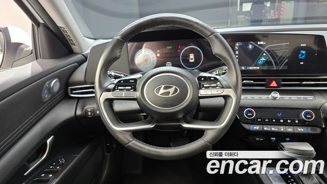 Hyundai AVANTE 2025 — photo 19