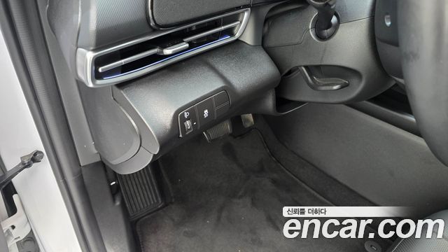 Hyundai AVANTE 2025 — photo 24