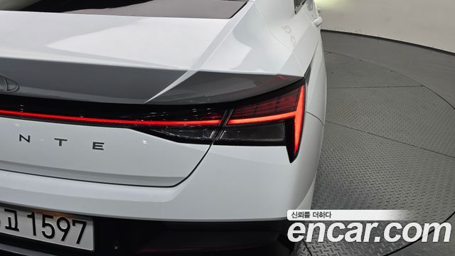 Hyundai AVANTE 2025 — photo 9