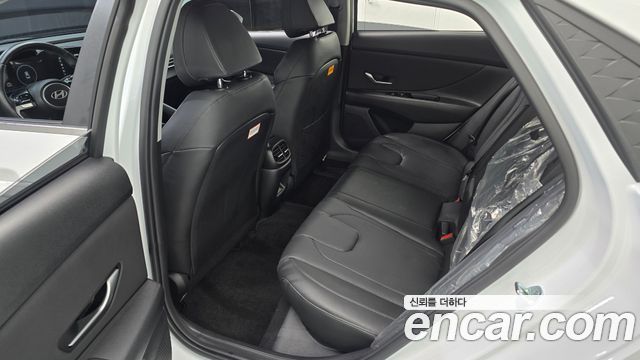 Hyundai AVANTE 2025 — photo 16