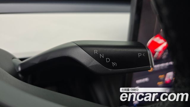 Tesla Model Y 2023 — photo 12