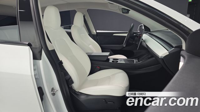 Tesla Model Y 2023 — photo 13
