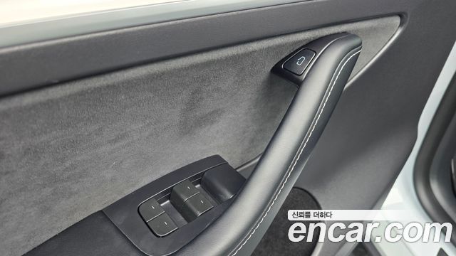 Tesla Model Y 2023 — photo 23