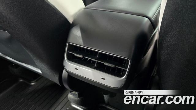 Tesla Model Y 2023 — photo 25