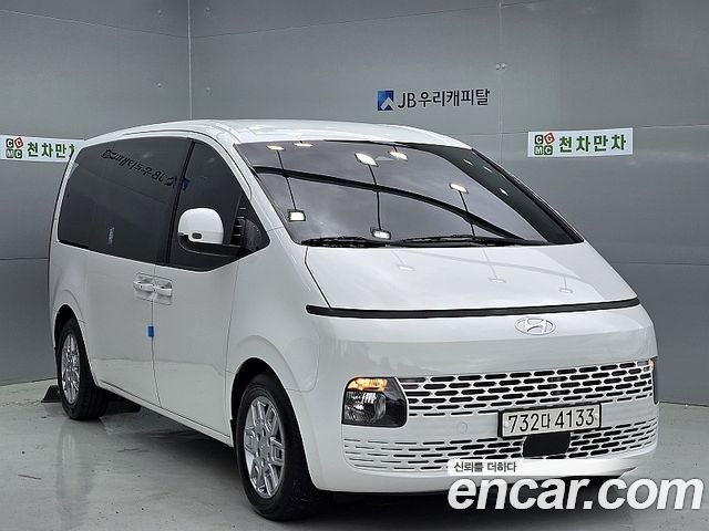 Hyundai Staria 2022 — photo 3