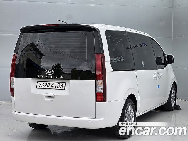 Hyundai Staria 2022 — photo 4