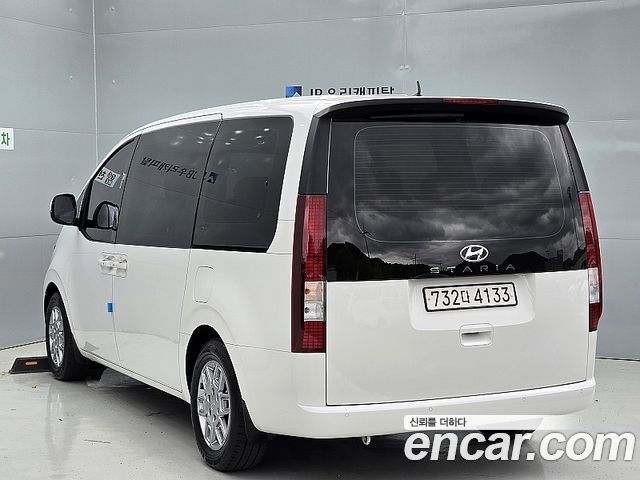 Hyundai Staria 2022 — photo 5