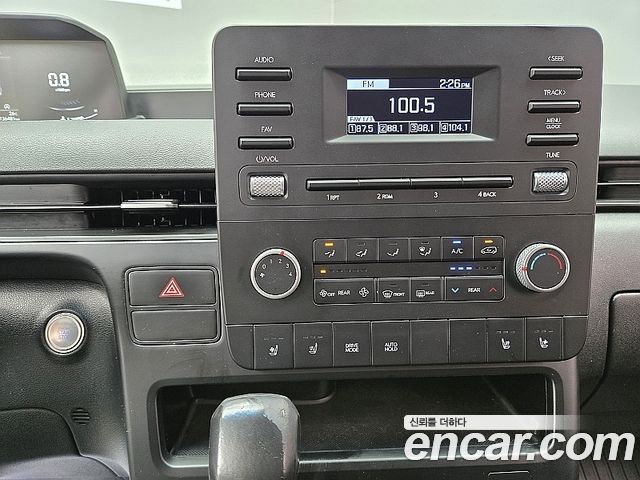 Hyundai Staria 2022 — photo 8