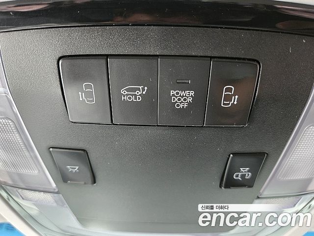 Hyundai Staria 2022 — photo 11