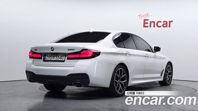 BMW 5-Series 2023 — photo 2