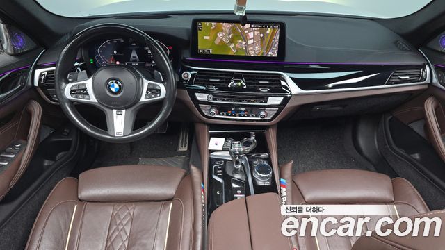 BMW 5-Series 2023 — photo 10