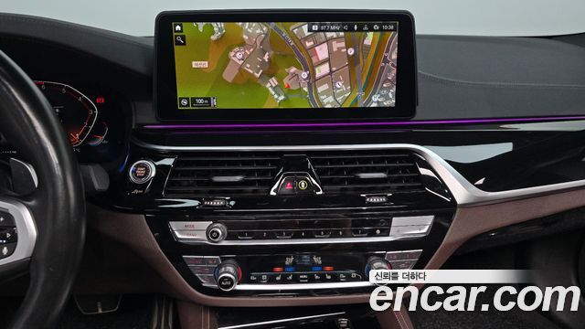 BMW 5-Series 2023 — photo 22