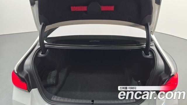 BMW 5-Series 2023 — photo 26