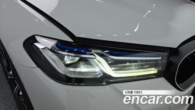 BMW 5-Series 2023 — photo 8