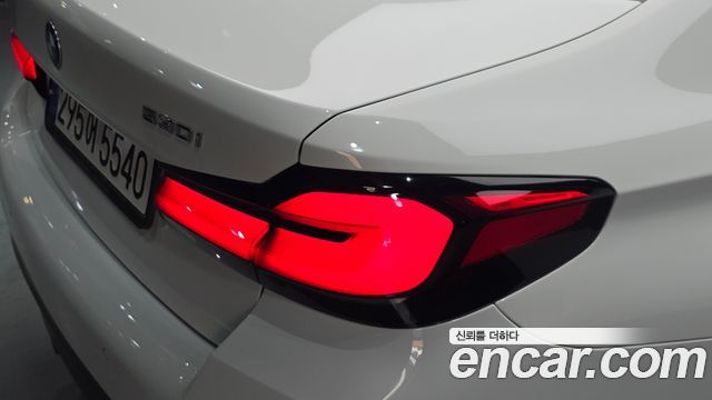 BMW 5-Series 2023 — photo 9