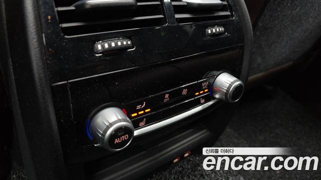 BMW 5-Series 2023 — photo 28