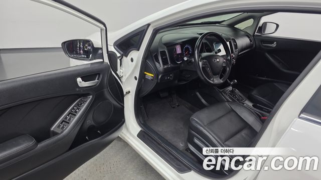 Kia K3 2014 — photo 10