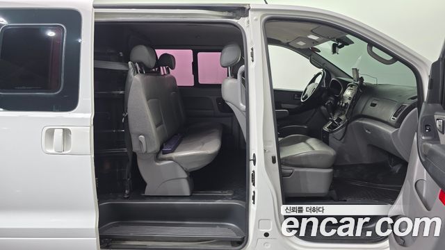 Hyundai Starex 2014 — photo 32