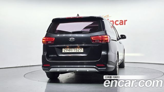 Kia Canival 2019 — photo 4
