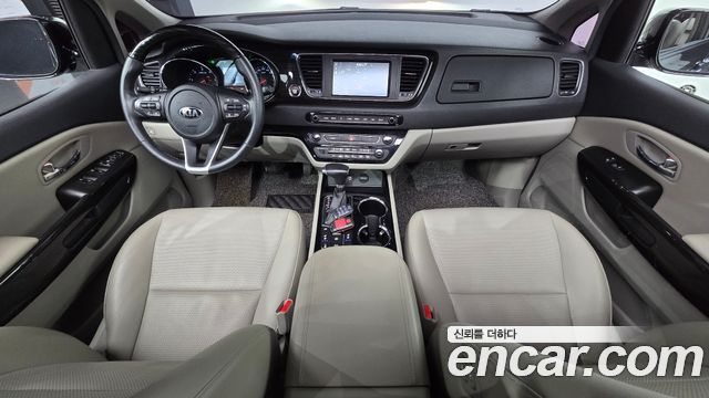 Kia Canival 2019 — photo 10
