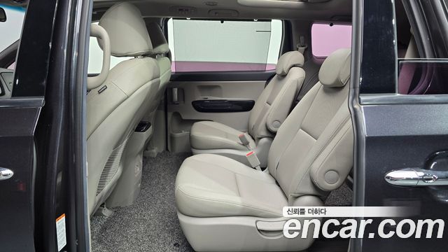 Kia Canival 2019 — photo 17