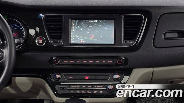 Kia Canival 2019 — photo 23