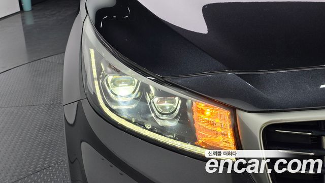 Kia Canival 2019 — photo 8