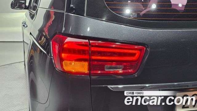 Kia Canival 2019 — photo 9