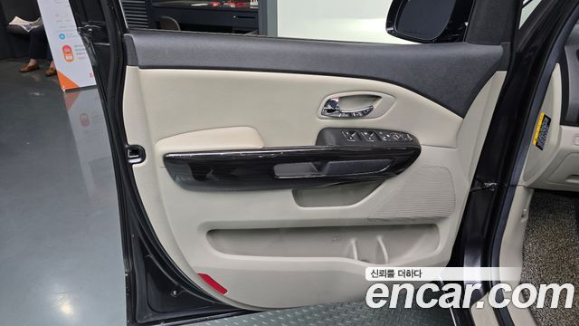 Kia Canival 2019 — photo 14