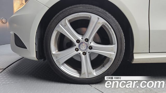 Mercedes-Benz A-Class 2014 — photo 5