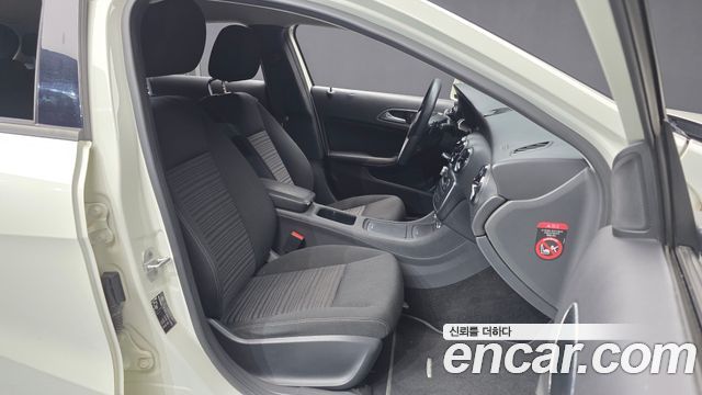 Mercedes-Benz A-Class 2014 — photo 11