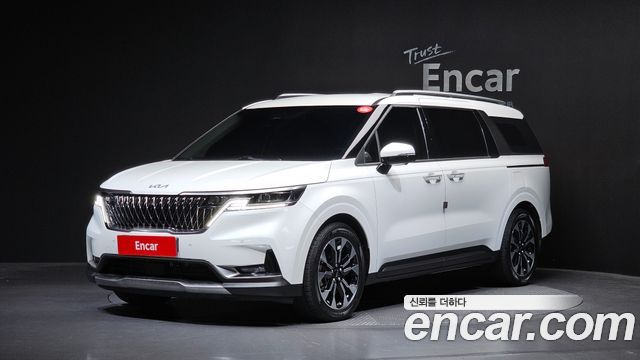 Kia Canival 2023 — photo 1