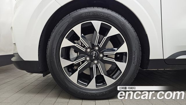 Kia Canival 2023 — photo 5