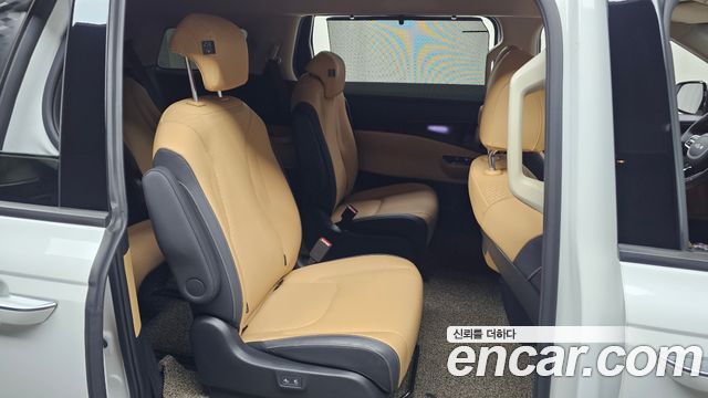 Kia Canival 2023 — photo 12