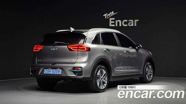Kia Niro 2022 — photo 2