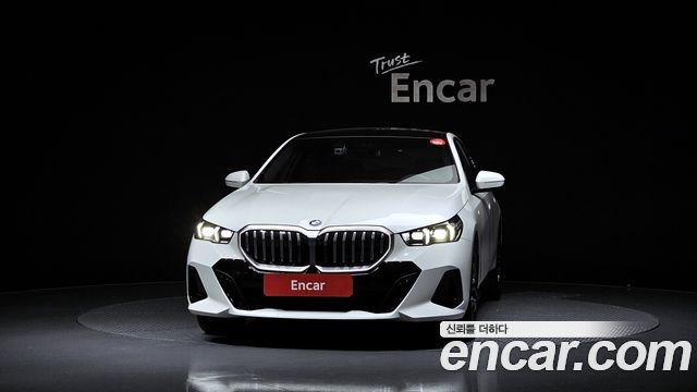 BMW 5-Series 2025 — photo 3
